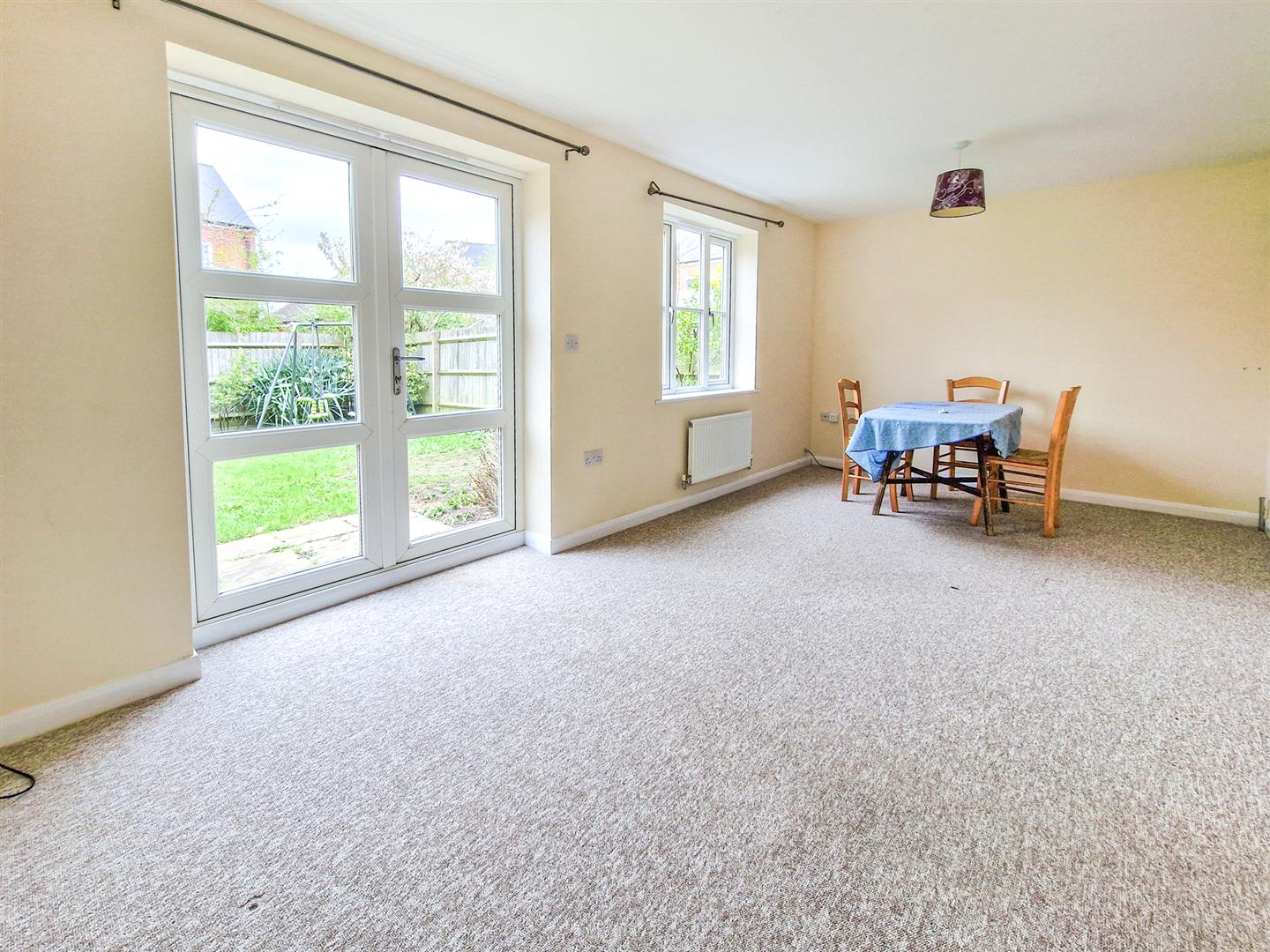 3 bed property in Woden Gardens, Bedford